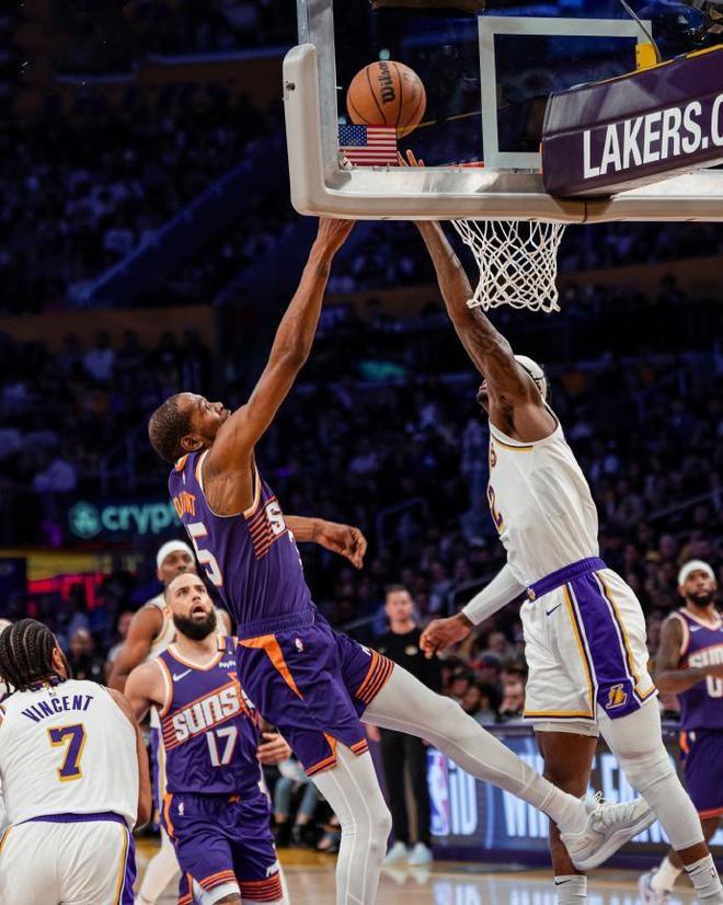 东契奇狂砍黄蜂分，冲击季后赛迎来新赛季高光！