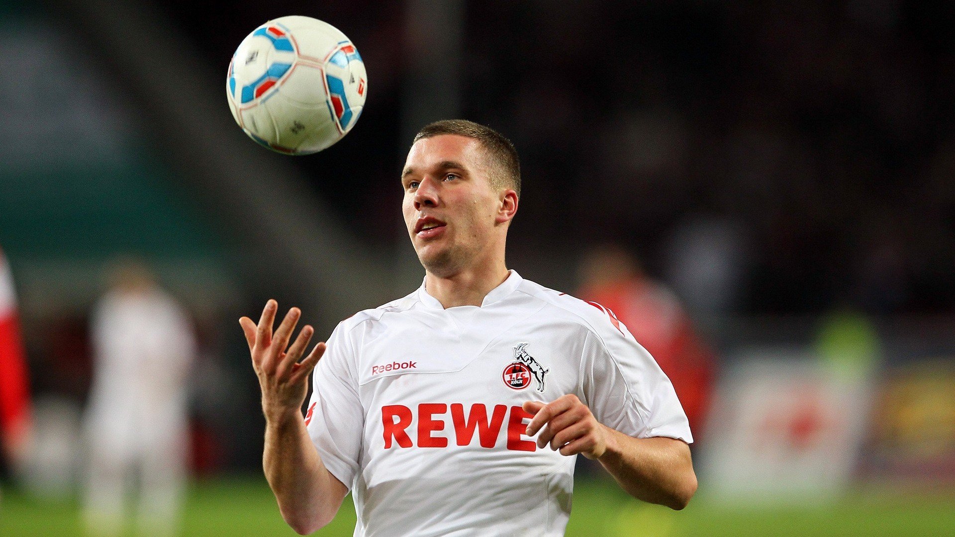 詹姆斯官方宣布败北新规，利物浦引发争议！观众掌声雷动